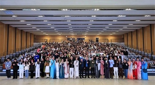 高雅艺术进校园!福建省实验闽剧院《福“见”儒林》沉浸式登陆福州工商学院